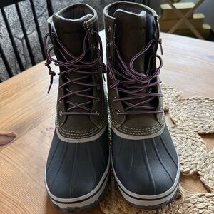 Eddie Bauer Hunt Pack Women’s Boot New w/o Tags Olive Size 11